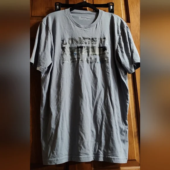 Under Armour men's medium shirt - Picture 1 of 5